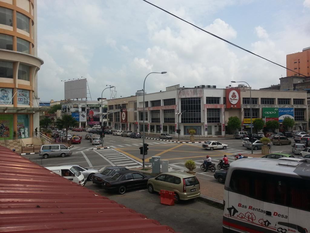 Kota Bharu Apartment Екстер'єр фото