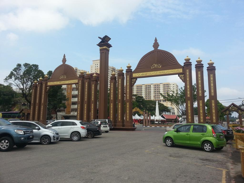 Kota Bharu Apartment Екстер'єр фото